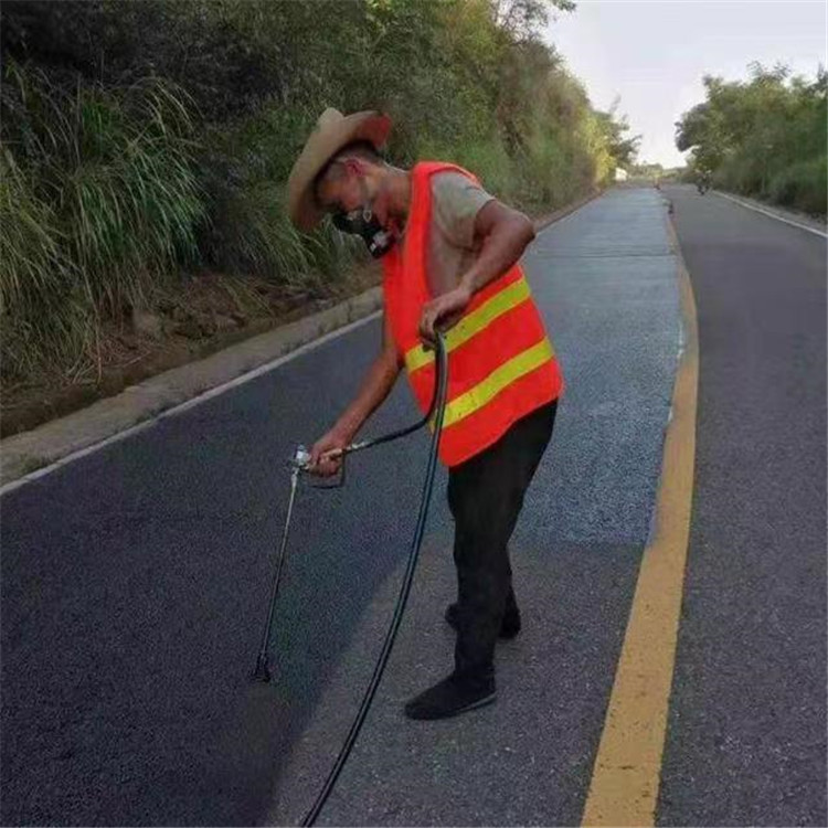 太原 彩色防滑路面的底涂是保障路面附着力