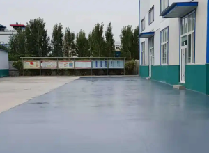 太原彩色路面喷涂翻新的材料对冬季